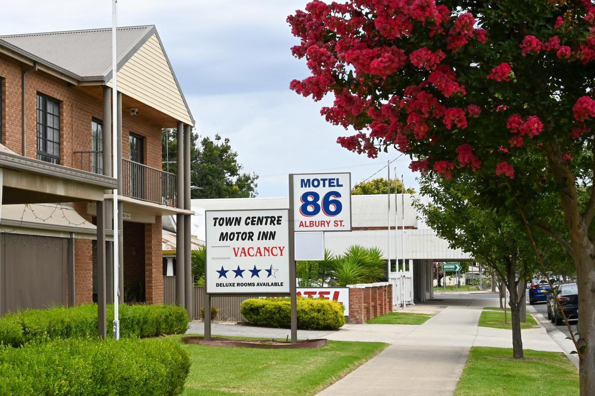Holbrook Town Centre Motor Inn Экстерьер фото