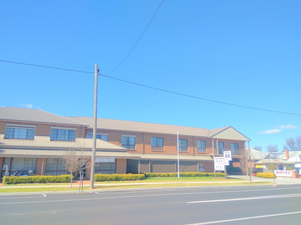 Holbrook Town Centre Motor Inn Экстерьер фото